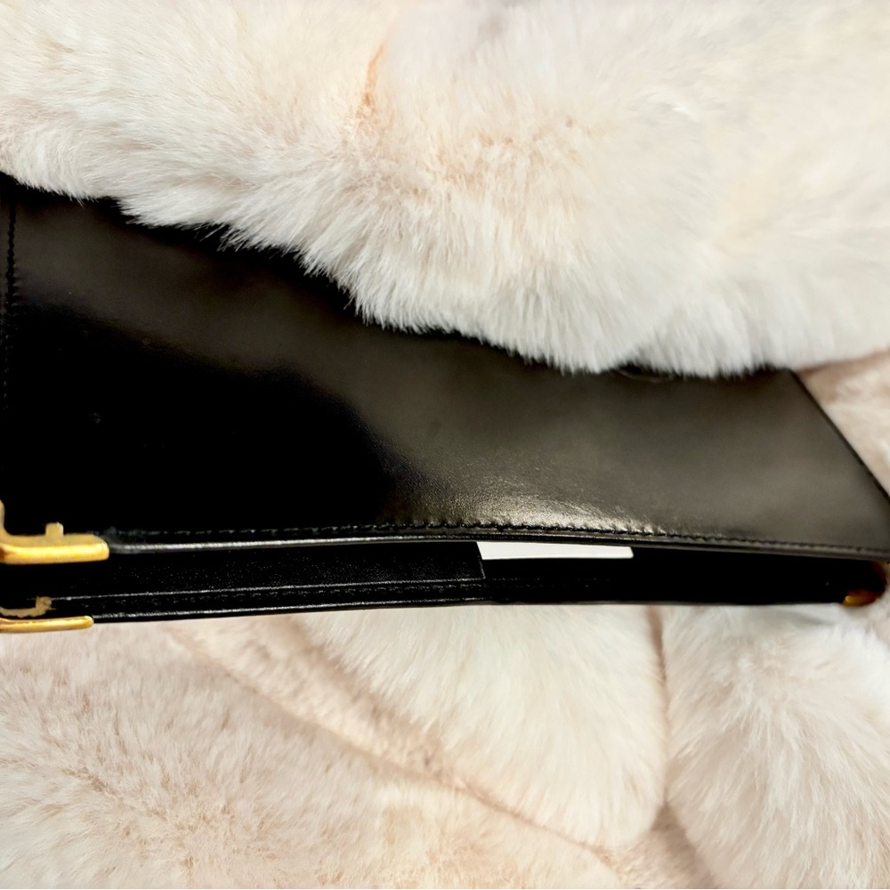 Salvatore Ferragamo Elegant Leather Wallet in Box - Picture 9 of 16